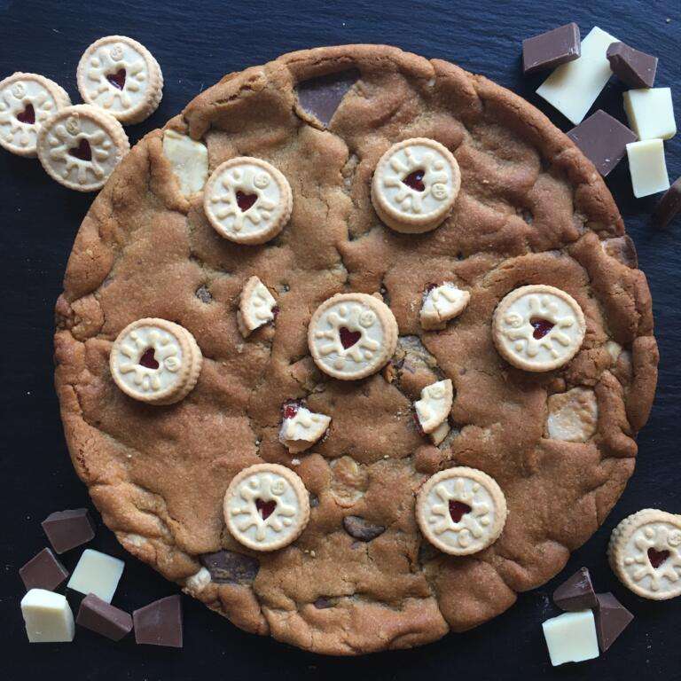 Jammy Dodger fully loaded giant cookie