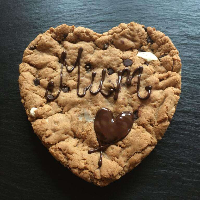 vegancookie | Vegan (Dairy, Milk & Egg Free) - XL Mothers Day Gift Hamper - Mug, Cookie & Confectionary Mix