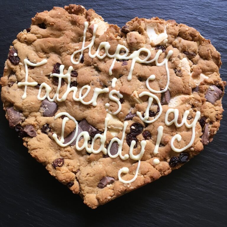 Fathers day oatandraisin side | Oat & Raisin- Happy Father's Day Daddy!-Heart Cookie (Free Gift Wrap)