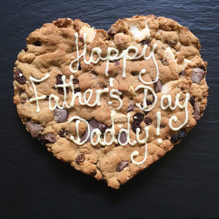 Happy Fathers Day Daddy Giant oat and raisin Cookie. Heart shaped giant cookie. fathers day gift. food gifts